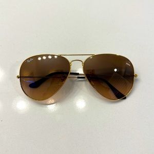 Ray-Ban Men’s Gradient Aviator Sunglasses With Case